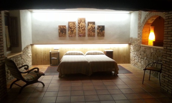 Sant Bartomeu del Grau Cottage | Relaxing Self-Catering Escape at La Cabanya del Permanyer