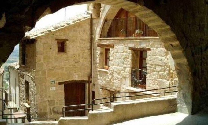 Horta de Sant Joan Apartment | Inviting El Racó de les Grases: Spa & Hot Tub for 8