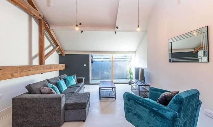 Preston Apartment | Inviting Self Catering Accommodation in Preston Awaits You