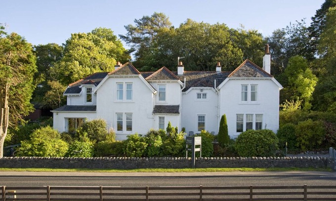 Connel Apartment | Inviting Self-Catering Retreat with Oceanfront Views