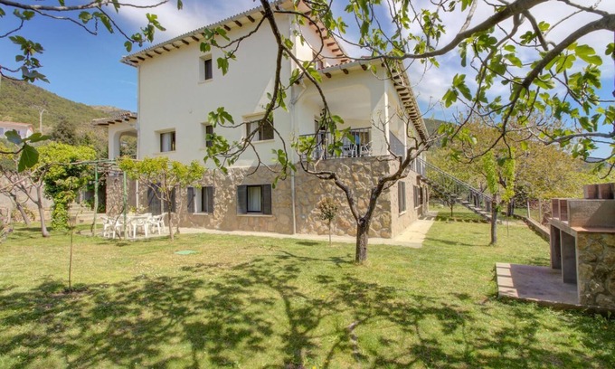 Piedralaves Apartment | Inviting Amatalasviñas: Ideal Self-Catering for 8 Guests