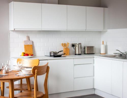 Waterford Apartment | Self Catering Apartments at The Tower Hotel & Leisure Centre