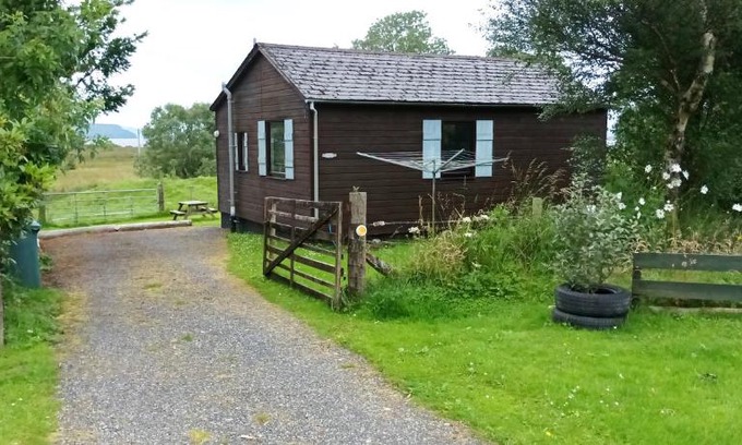 Breakish Ski Chalet | Guest Rated 10/10: Self-Catering at the Breakish Horse