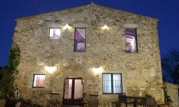 Madremanya Cottage | Relaxing Can Vilà: Oceanfront Getaway for 6 Guests