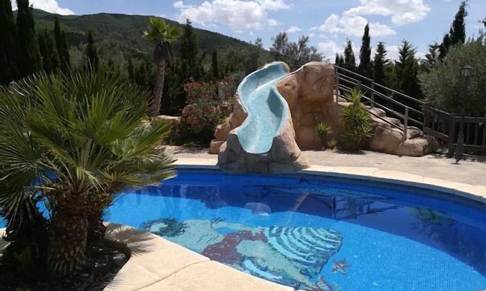 Chinorlet Cottage | Relaxing Casita de Montaña with Pool for 4 Guests