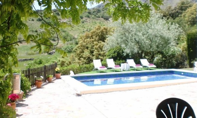 Illora Cottage | Relaxing Self-Catering Cortijo Alnarache for 8 Guests