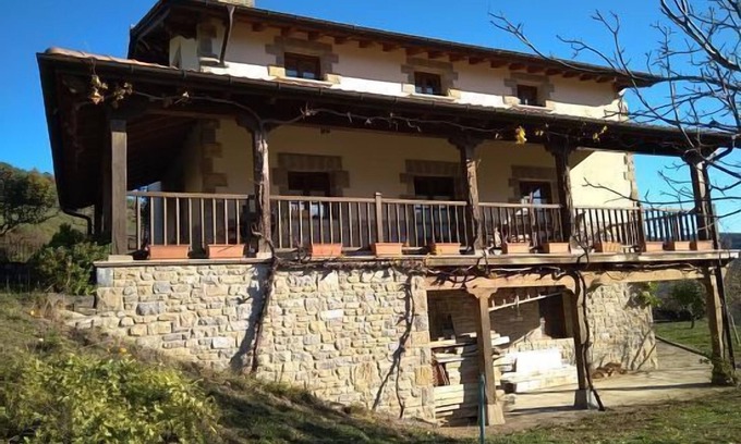 Esteribar Cottage | Perfect Self-Catering Elbegi for 12 with Spa Amenities