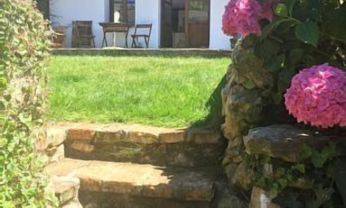Comillas Cottage | Cozy Hyggebo for 4 with Oceanfront Views and Breakfast