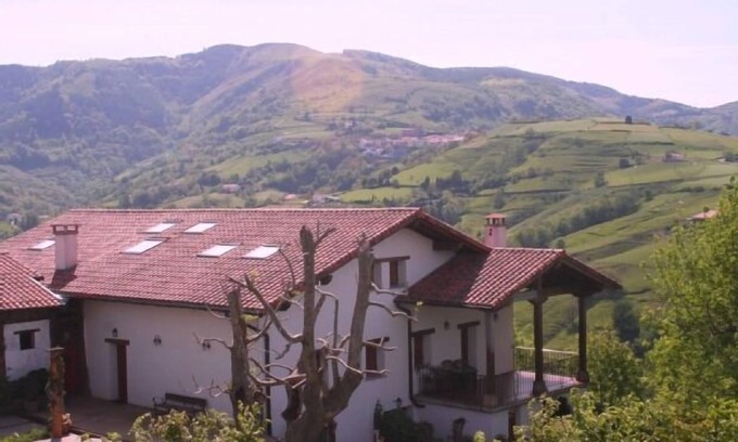 Olaskoegia Cottage | Oceanfront Getaway for 4 with Kitchen and Incredible Views