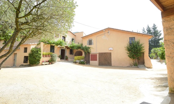 Arbucies Cottage | Enjoy Self-Catering Mas Romeu with Private Pool & Spa