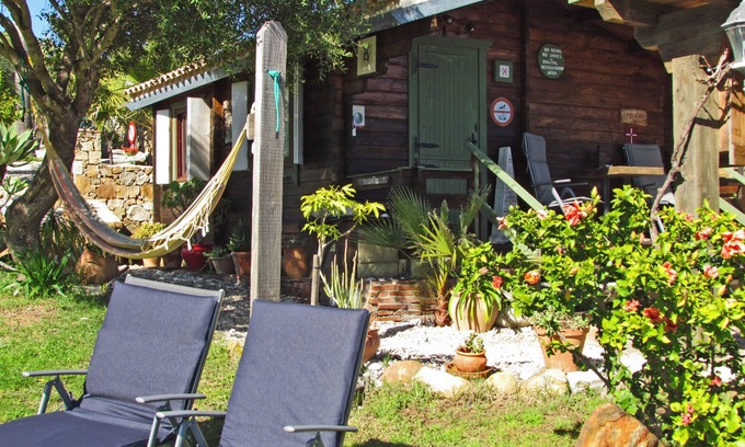Tarifa Ski Chalet | Inviting Retreat with Ocean Views, Walk to Beaches & BBQs