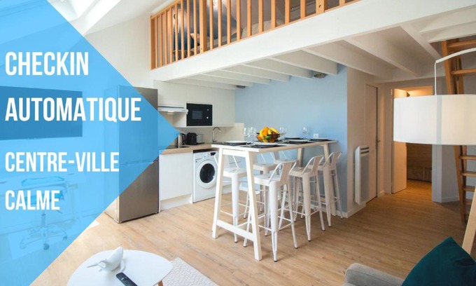 La Ferte-sous-Jouarre Apartment | Convenient Self Check-in in Downtown ANTARCTIQUE, Rated 9/10