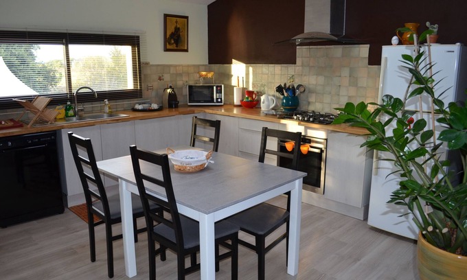 Villemur-sur-Tarn Apartment | Peaceful Retreat with Pool - Guest Rated 10/10