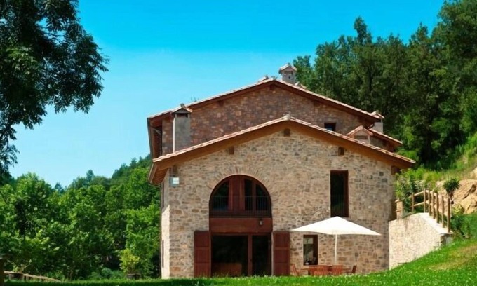 Sant Joan de Les Abadesses Cottage | Pet-Friendly Mas Serrat de la Teia with Pool for 6 Guests