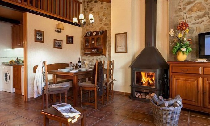 Sant Joan de Les Abadesses Cottage | Cozy Mas la Batllia: Guest Rated 10/10 with Pool & Spa