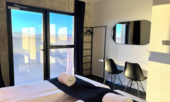 Hornafjörður House | Seljavellir Guesthouse: Top-Rated Stay with Breakfast & Kitchen