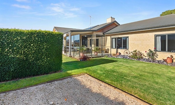 Blenheim House | Kid-Friendly Selmes Sanctuary - Blenheim's Top Holiday Home