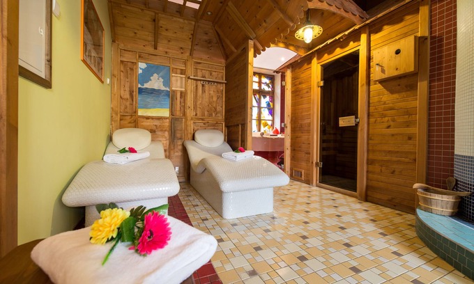Hostivar Hotel | Relax at Hotel Selsky Dvur: 4-Star Retreat with Spa
