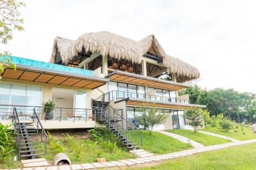 Anapoima Hotel | Indulge in Selva Serena: 5-Star Retreat with Pool & Hot Tub
