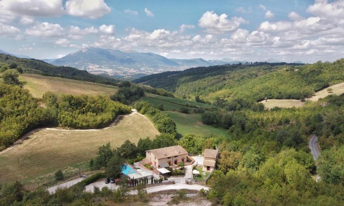 Castelraimondo Apartment | Discover Selvicolle Country House with Oceanfront Views