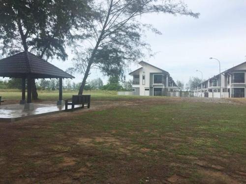 Bandar Penawar House | Oceanfront Semi D Pengerang Johor - Family-Friendly Retreat