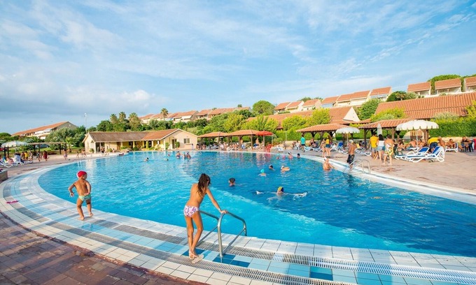 Anastasi III House | Family-Friendly Semi-Detached Apartment in Tourist Village