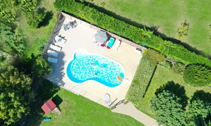 Angles Cottage | Inviting Cottage with Heated Pool Near the Beach