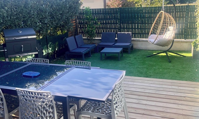 Audenge Villa | Oceanfront Semi-Detached House in Audenge - Sleeps 4