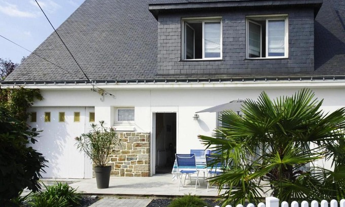 Port-Louis House | Family-Friendly Semi-Detached House in Port-Louis, 4 Stars