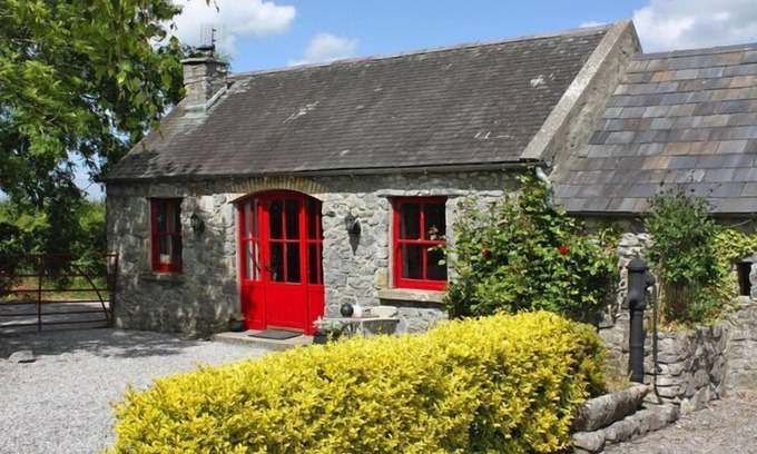Terryglass House | Semi-Detached, Terryglass