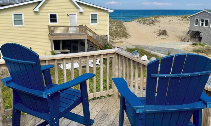 South Nags Head Cottage | Beachside Retreat with Ocean Views & Pet-Friendly Amenities