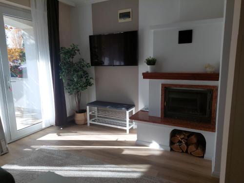 Cserkeszolo Apartment | Discover Semiramis Apartman: Pet-Friendly Retreat