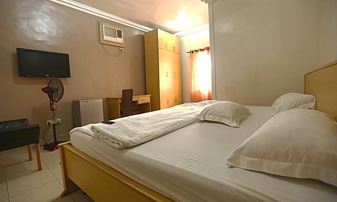 Ikotun Cabin | Discover Semper Diamond Lodge: Pool, Spa & Family-Friendly