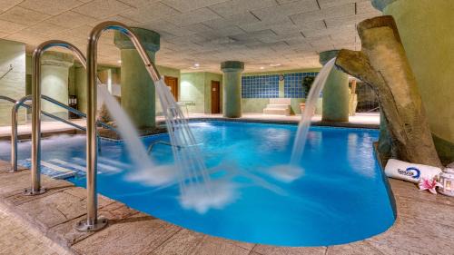Figares Hotel | Pet-Friendly Senator Granada with Spa & Hot Tub Retreat