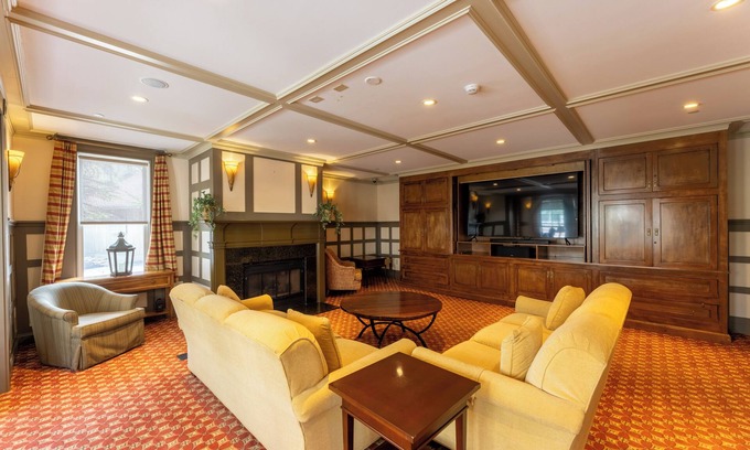 Snowshoe Hotel | Relax at Seneca: Spa, Kitchen & Top-Rated 9/10 Experience