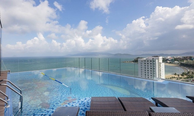 Vinh Hai Hotel | Discover Senia Hotel: Family-Friendly with Pool and Spa