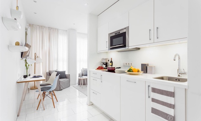 Bahnhofsviertel Apartment | Accessible Senior Studio Apartment with Kitchen Amenities