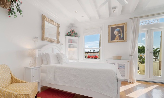 Palm Beach - West Palm Beach Condo | Experience Palm Beach Island with Grand Terrace & Ocean Views
