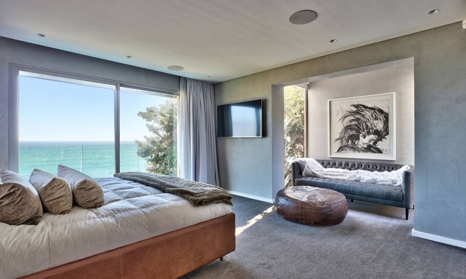 Camps Bay Villa | Elegant Villa - Experience the Allure of Luxury Living