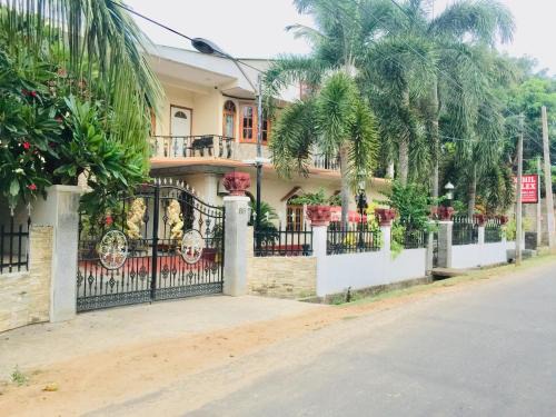 Jaffna House | Pet Friendly Getaway at Senthil Complex with Top Ratings