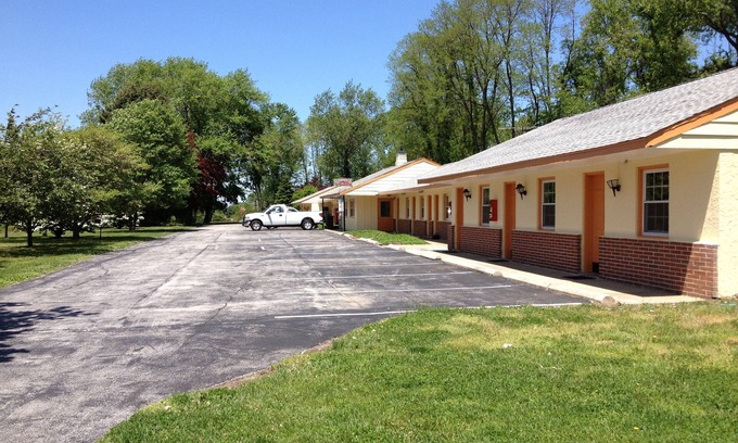 Cheyney Hotel | Budget-Friendly Stay at Sentinel Motel with Family Amenities