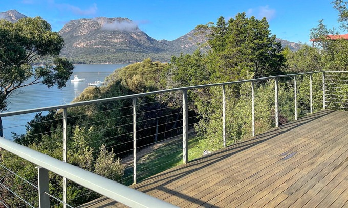 Coles Bay House | Sentinel on Florenece