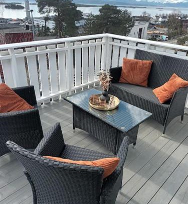Molde Apartment | Prime Location Near City Amenities and Family-Friendly Stays