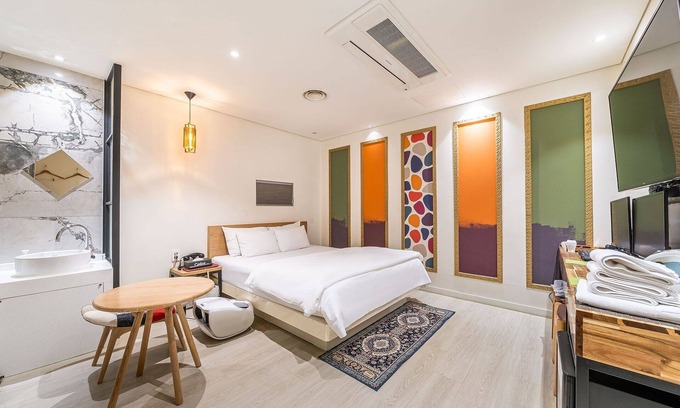 Jungwon-gu Hotel | Eco-Friendly Stays at Seongnam Celint with Breakfast Included