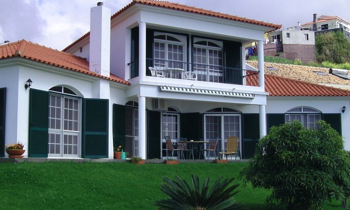 Ponta do Sol Apartment | Family House Retreat with Private Pool & Ocean Views