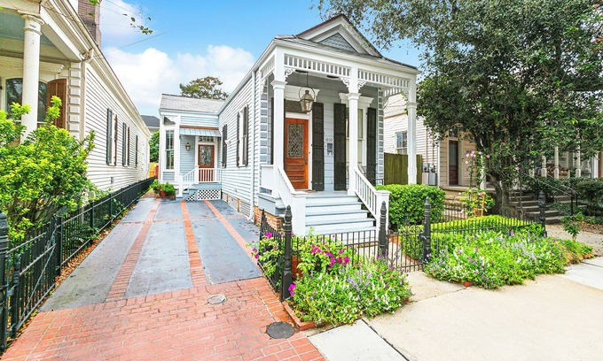 Audubon House | Exclusive Use Guest Suite Steps from Magazine St. & St. Charles