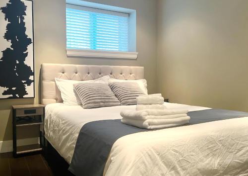 Burnaby House | Private Entry 2 Bedrooms Suite with Free Parking Near Skytrain