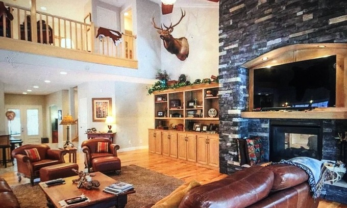 Pagosa Springs House | Idyllic Retreat: Lake View, Spa & Family-Friendly Stays