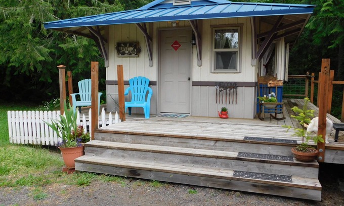 Sequim Cabin | Discover Sequim Depot Station: Ocean & Lake Views Await