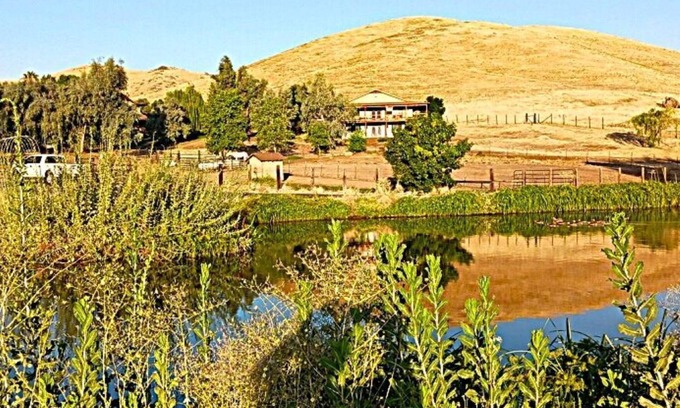 Exeter House | Sequoia Foothill Ranch Chateau, View, Pool, horses 30 min to Park